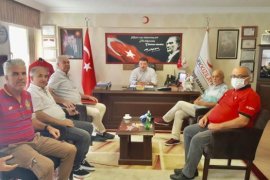 Karşıyakalı amatörlerden Karadeniz'e teşekkür plaketi