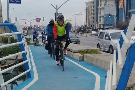 Bostanlıspor'un bisikletçileri pazar gezmelerine devam...