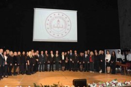 Öğretmenler Günü'nde duygulu anlar yaşandı