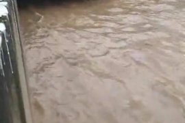 Karşıyaka'yı sel vurdu!