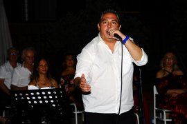 Karşıyaka Sanat Derneği 9 Eylül’ü müzikle kutladı