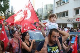 Karşıyaka'da 30 Ağustos Zafer Bayramı coşkuyla kutlandı