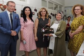 Karşıyaka Halk Eğitim Merkezi Yıl Sonu Sergisi açıldı