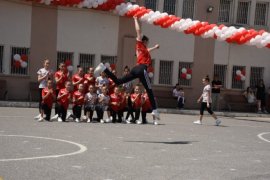 19 Mayıs Atatürk'ü Anma, Gençlik ve Spor Bayramı Karşıyaka'da da kutlandı