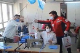 Karşıyaka Halk Eğitim Müdürlüğü'ne Türk Kızılay Karşıyaka Şubesi'nden jest...