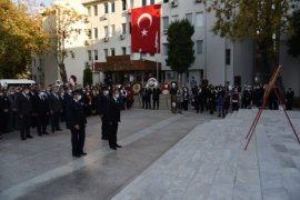 Karşıyaka Atatürk'ü andı...