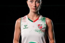 Karşıyaka yeni sezon formalarını tanıttı