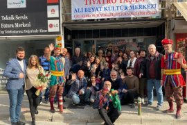 Ali Beyat Karşıyaka’da Kültür Merkezi açtı