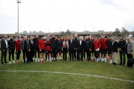 Ünsal, babasıyla KSK'yi ziyaret etti