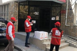 Karşıyaka Halk Eğitim Müdürlüğü'ne Türk Kızılay Karşıyaka Şubesi'nden jest...