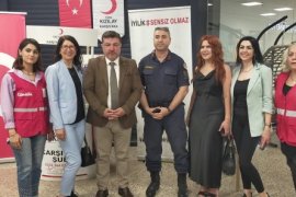 Rol Aktif Yetenek Kursu'ndan Türk Kızılay Karşıyaka Şube Başkanlığı'na bağış