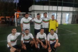 Bostanlıspor Babalar Günü'nü sahada kutladı