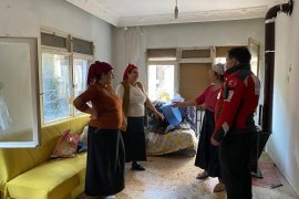 Kızılay Karşıyaka, sel mağdurlarının yanında...