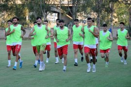 Karşıyaka çalışmalara başladı