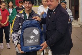 Yetenekli sporculara ödül...