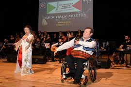 Türkülerle mest oldular…