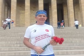 Kemal Lale Anıt Kabir'de...