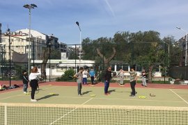 Bostanlıspor'da tenis okulu hizmete girdi...