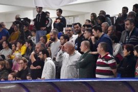 Kaf Kaf'ın kızları Edremit'te mutlu...