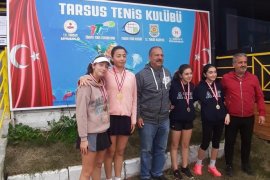 Karşıyakalı tenisçi Miray, 16 Yaş tek ve çiftlerde Türkiye Şampiyonu oldu
