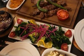 Karşıyaka’nın lezzet durağı: Etçi Ahmet…