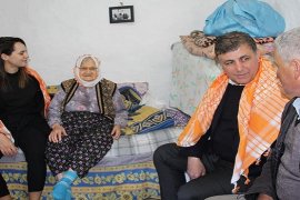 Dr. Cemil Tugay, Sancaklı'da büyük ilgi gördü