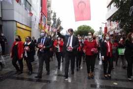 29 Ekim'i esnaf ve vatandaşlarla kutladılar...