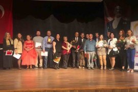 Özel çocuklar sahnede engel tanımadı