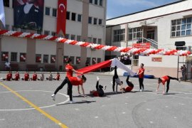 19 Mayıs Atatürk'ü Anma, Gençlik ve Spor Bayramı Karşıyaka'da da kutlandı