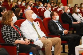 Dr. Kızıloğlu: İyi bir hekim olmanın yolu başta insanı sevmekten geçer