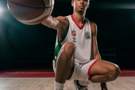 Karşıyaka yeni sezon formalarını tanıttı