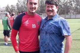 Karşıyakalı Kanarya Severler'den KSK'li futbolculara baklava