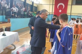 Karşıyaka Bilnet Ortaokulu şampiyon