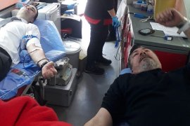 Kaymakam Çalışır ve bürokratlar Afet Bölgesi için kan verdiler...