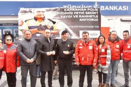 Karşıyaka'da Türk Kızılay şehit Sekin anısına lokma döktürdü