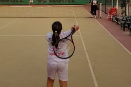 Bostanlıspor’un tenis turnuvasında şampiyonu Yüce…