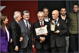 Bostanlıspor'a Yılın Spor Kulübü Ödülü...