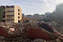 Karşıyaka Lisesi yıkılıyor