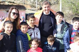 Dr. Cemil Tugay, Sancaklı'da büyük ilgi gördü