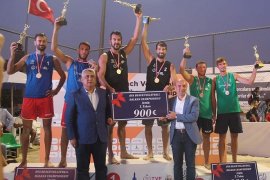 Bostanlı'daki şampiyona Türkiye'nin...