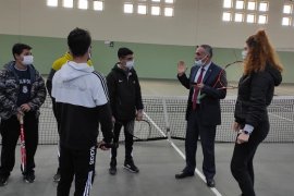 Karşıyaka'da tenisin Romanını yazıyorlar