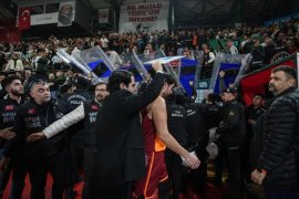 Olaylı maçta Karşıyaka kaybetti...