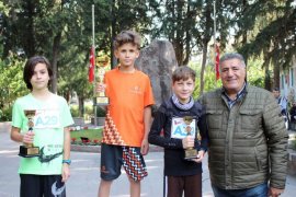 Karşıyaka, Büyük Önder Atatürk'ü Ata’dan Ana’ya Saygı Koşusu ile andı