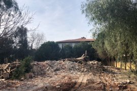 Karşıyaka Lisesi yıkılıyor