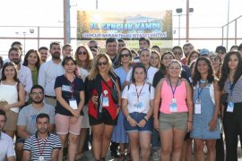 Başkan Tugay CHP’li gençlerle buluştu