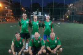 Bostanlıspor Babalar Günü'nü sahada kutladı