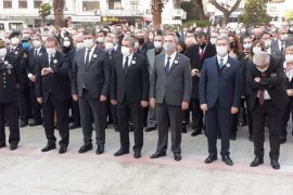 Karşıyaka Atatürk'ü andı...