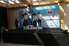 Bostanlıspor, koronalı günlerde de zirveye çıktı!