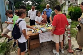 Karne hediyesi kitaplar muhtar amcadan