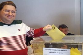 Karşıyaka adayları oylarını kullandı